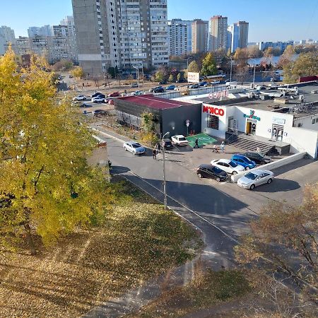 2К Апартаменты Ул.Ревуцкого 19/1 Kyiv Exterior foto