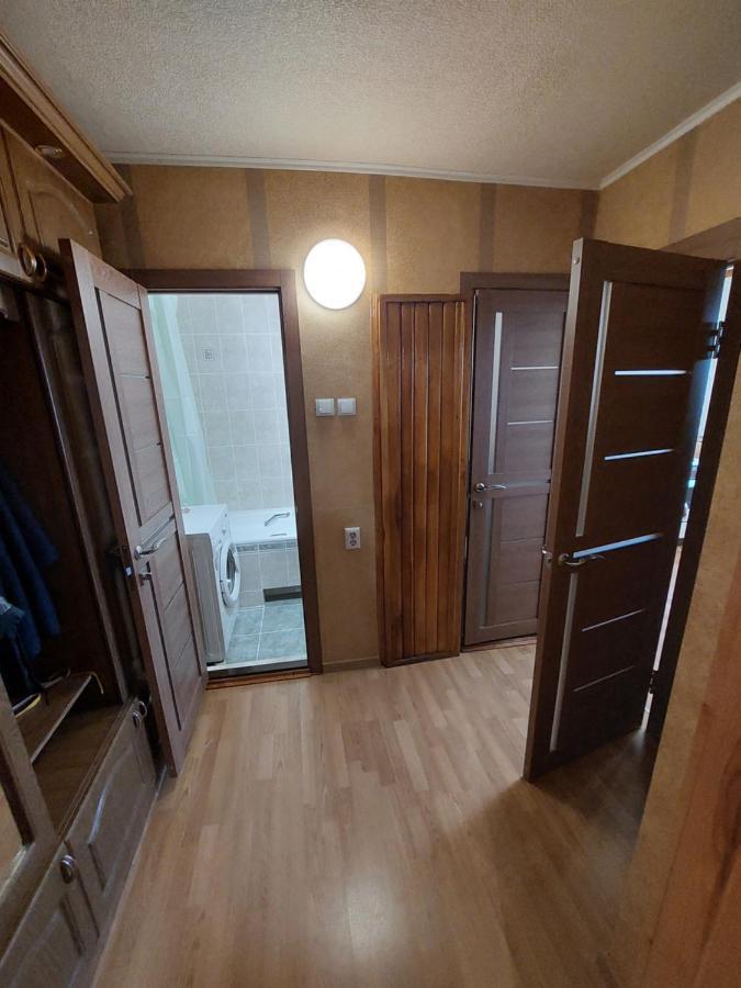 2К Апартаменты Ул.Ревуцкого 19/1 Kyiv Exterior foto
